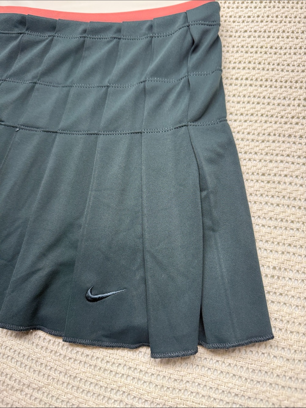Nike Women’s Black Pleated Tennis/Golf Skirt with White and Coral Waistband - Picture 4 of 10